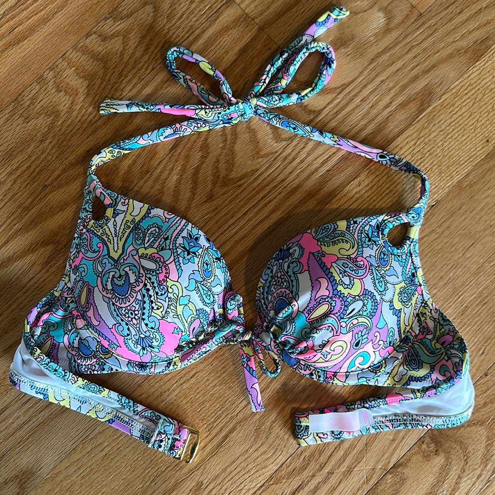 Victoria’s Secret swim top size 32B